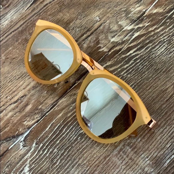 😎 Ann Taylor LOFT Matte Round Sunglasses - Picture 1 of 8